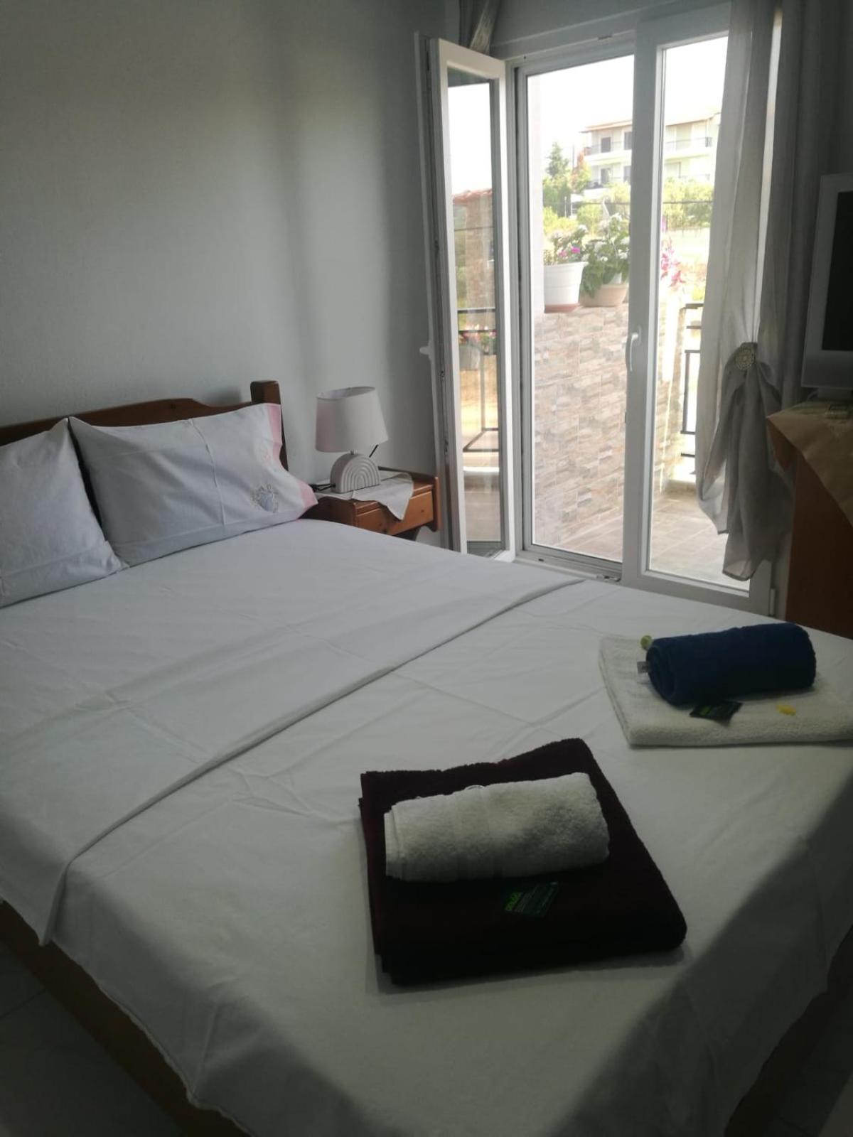 Little Hause Hotel Psakoudia Exterior foto